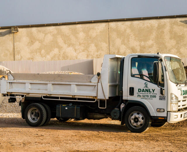 Danly-isuzu-400-lr